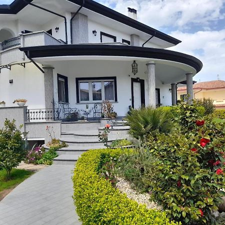 Appartamento Al Primo Piano Margherita Sabaudia Exterior foto